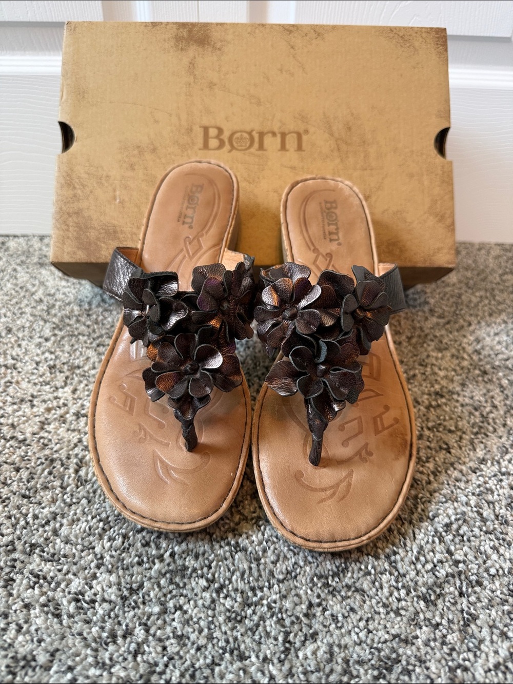 Born Women's Brown Leather Floral Thong Sandals